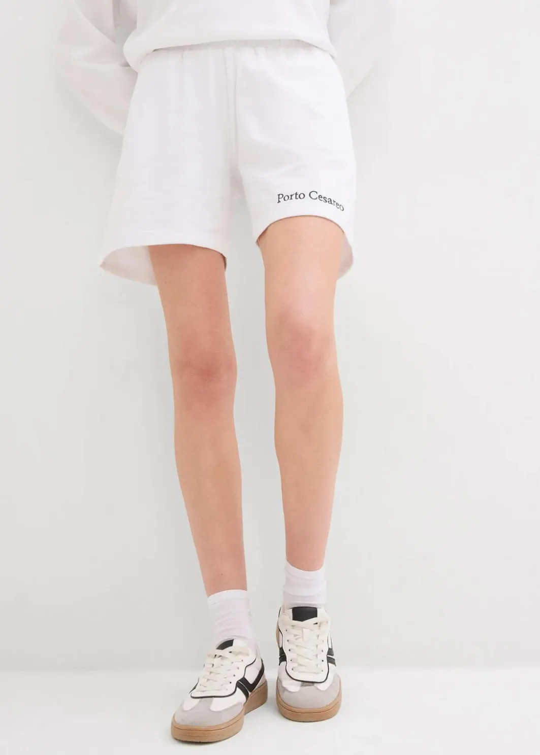 Online Sweat-Shorts mit Stickerei Damen Bekleidung·Outdoorbekleidung|Bekleidung·Blusen & Tuniken