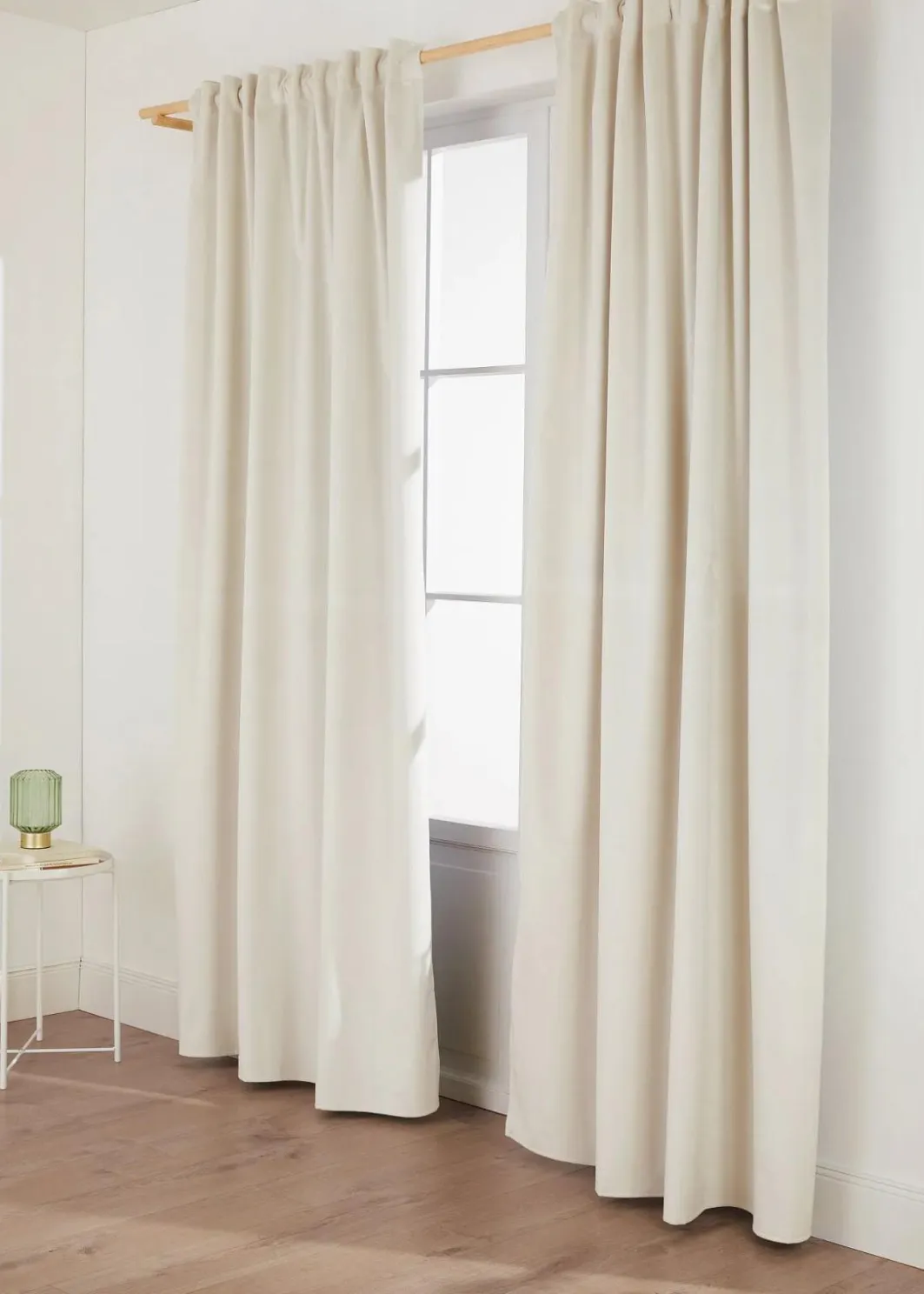 bonprix Vorhänge|Fensterverdunkelung|Thermo Verdunkelungsvorhang mit samtiger Oberfläche (1er Pack)