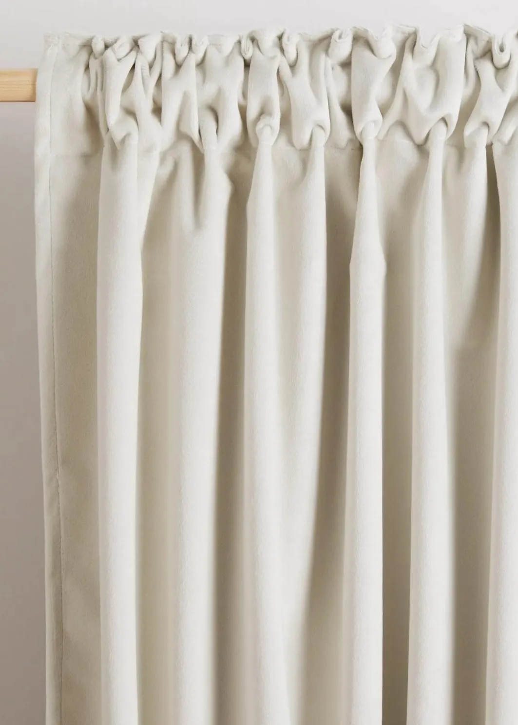 bonprix Vorhänge|Fensterverdunkelung|Thermo Verdunkelungsvorhang mit samtiger Oberfläche (1er Pack)