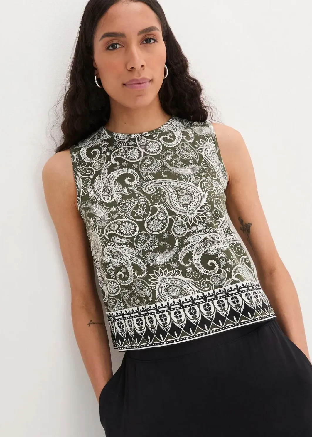 New Top mit Muster aus Viskose Damen Shirts & Tops|Nachhaltigere Materialien