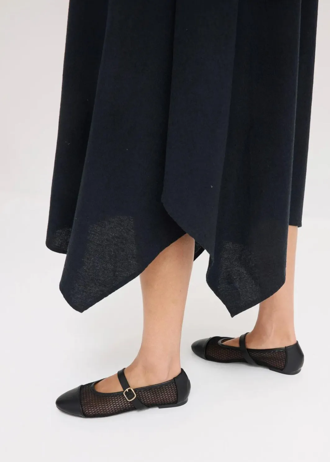 New Trägerkleid aus feinem Viskose-Mix Damen Kleider