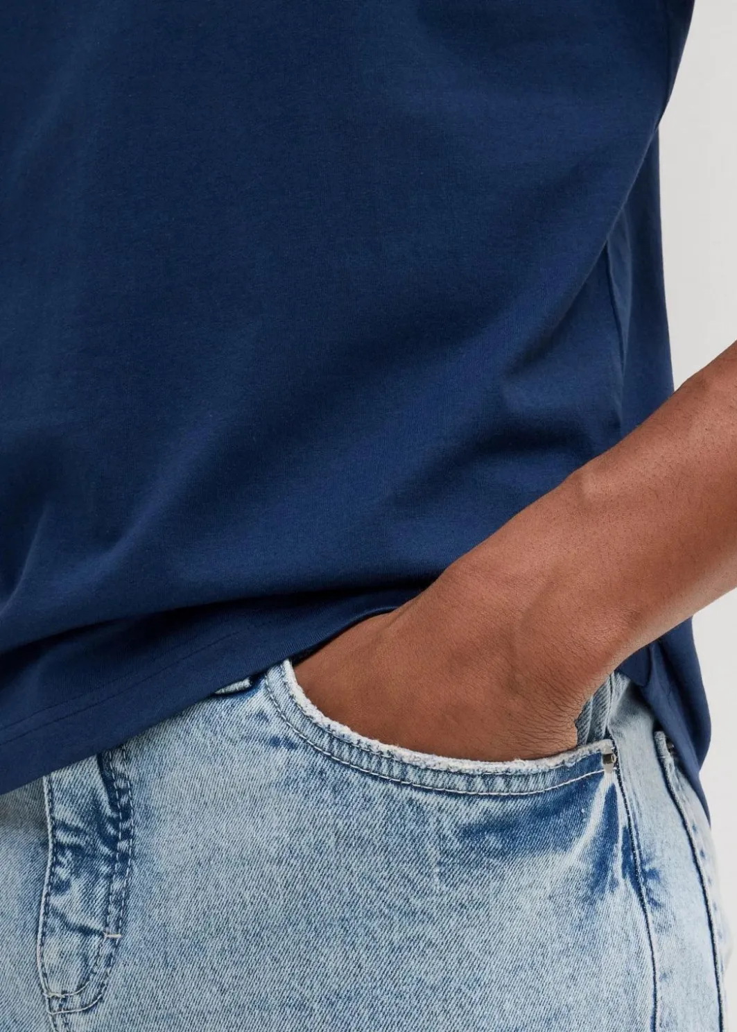 New T-Shirt mit V-Ausschnitt aus reiner Bio-Baumwolle (2er Pack) Herren Shirts & Polos|Basics