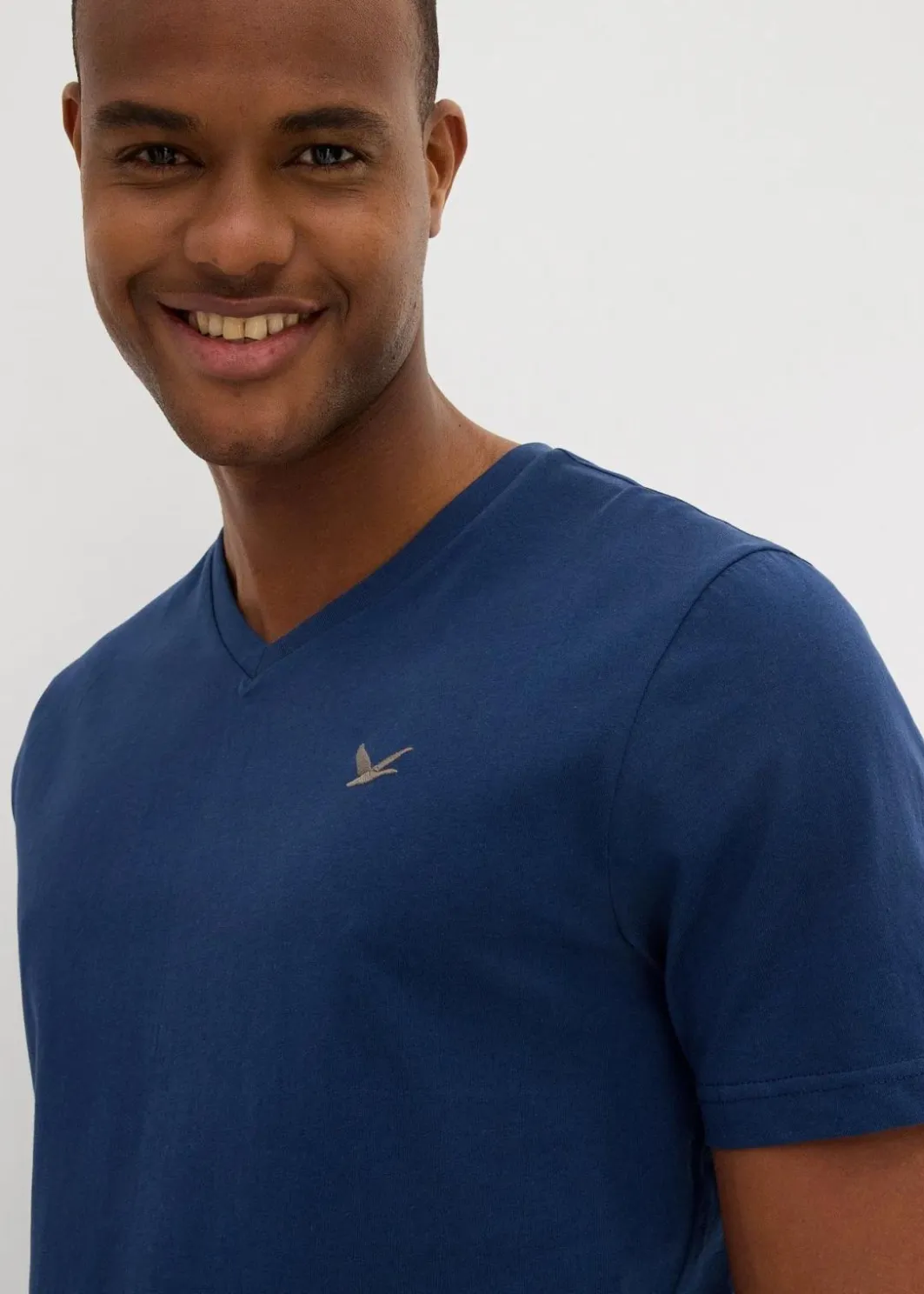 New T-Shirt mit V-Ausschnitt aus reiner Bio-Baumwolle (2er Pack) Herren Shirts & Polos|Basics