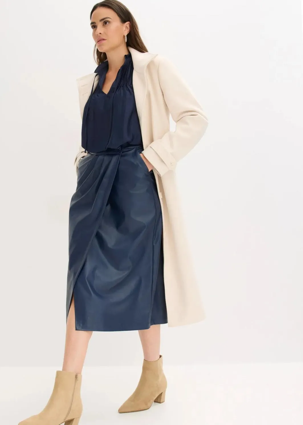 Damen bonprix Bekleidung·Jacken & Mäntel|Blusen & Tuniken|Tunikabluse aus glänzendem Satin mit Biesen