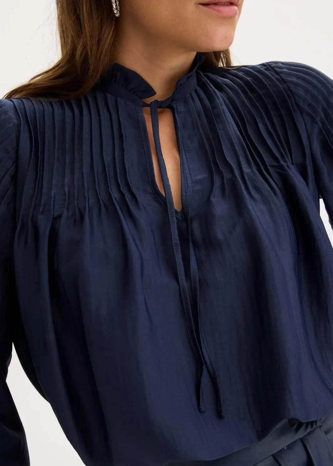 Damen bonprix Bekleidung·Jacken & Mäntel|Blusen & Tuniken|Tunikabluse aus glänzendem Satin mit Biesen