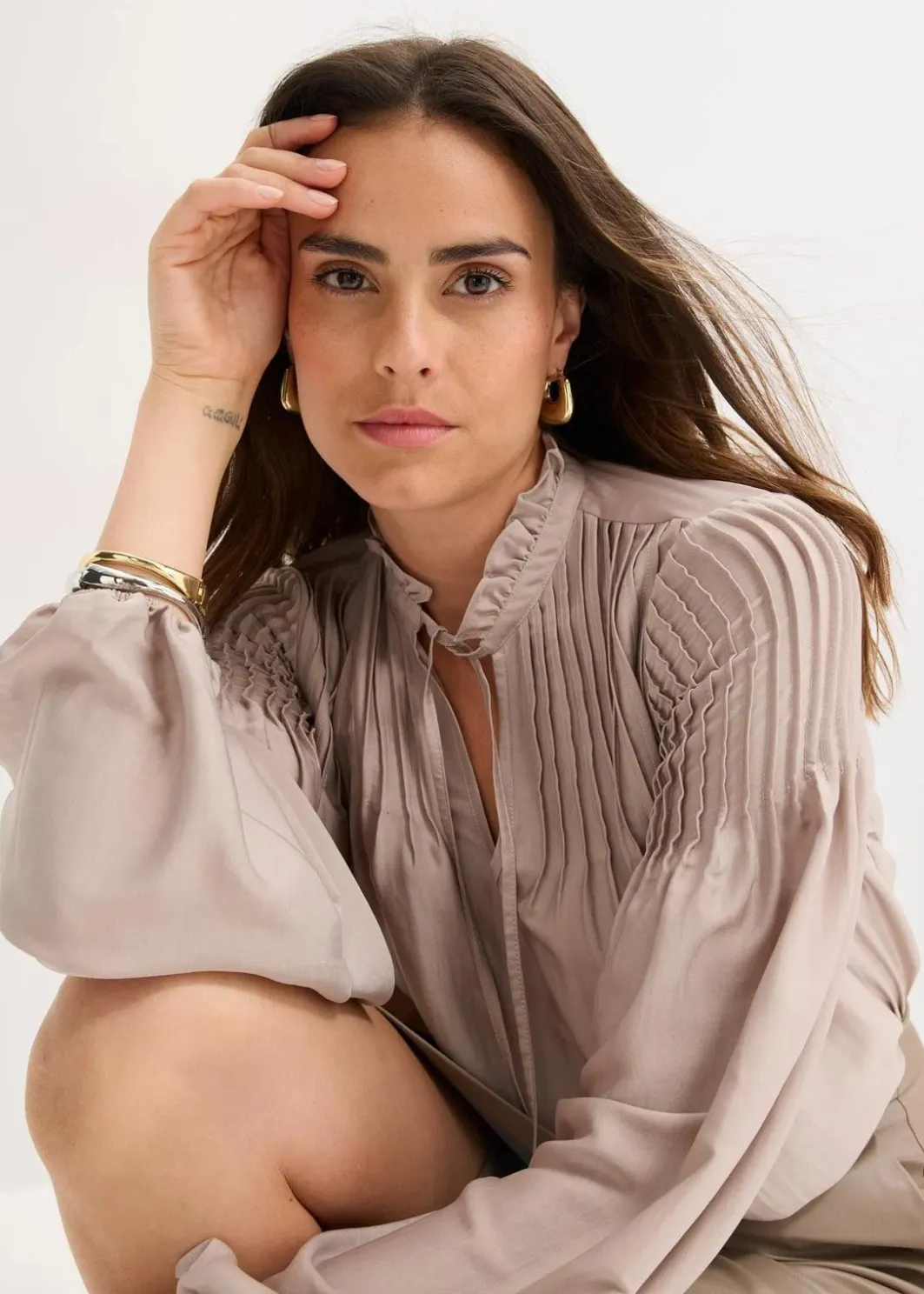 Damen bonprix Blusen & Tuniken|Bekleidung·Jacken & Mäntel|Tunikabluse aus glänzendem Satin mit Biesen