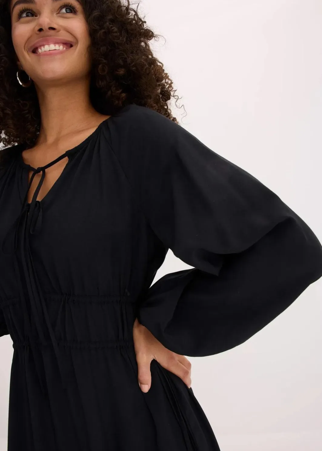 Clearance Tunika-Kleid aus fließendem Viskose-Mix Damen Kleider|Bekleidung·Pullover & Strickjacken