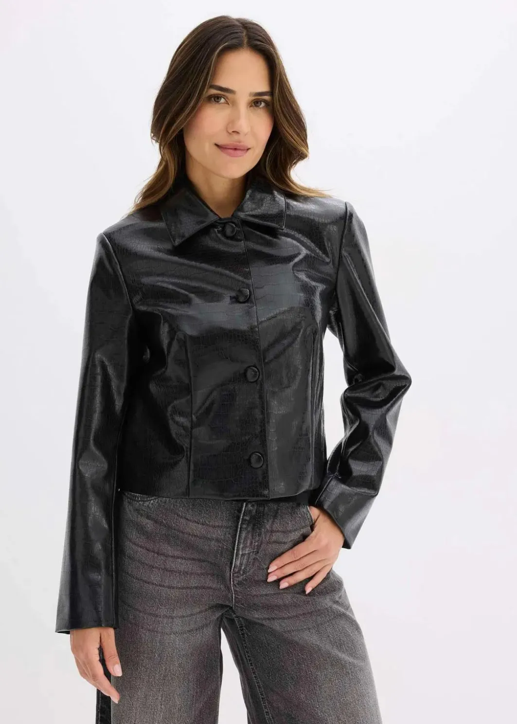 Verkürzte Lederimitat-Jacke mit glossy Krokoprägung Damen Jacken & Mäntel