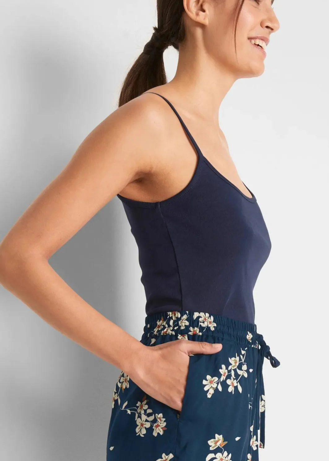 Damen bonprix Bekleidung·Outdoorbekleidung|Bekleidung·Kleider|Viskose-Shorts mit Bindegürtel (2er Pack)