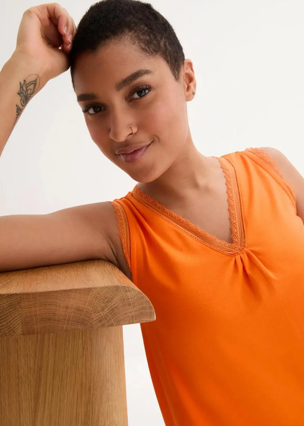 Hot Viskose-Top mit Spitze Damen Shirts & Tops