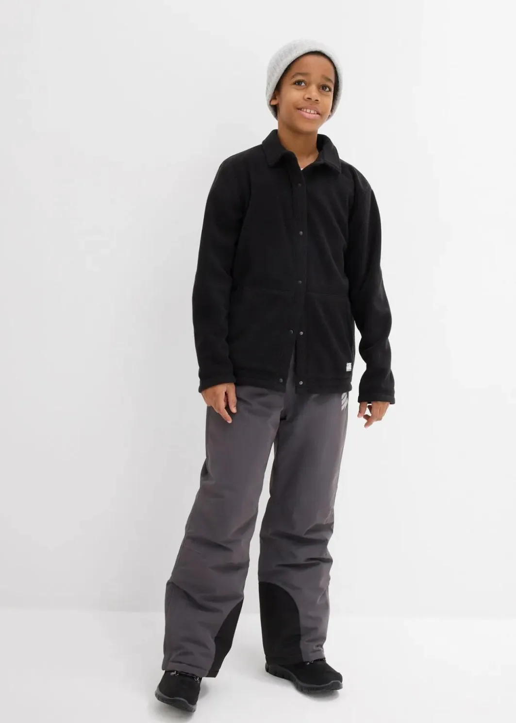 Kinder bonprix Jungen 9-16 Jahre·Bademode|Jungen 9-16 Jahre·Jacken & Outdoor|wasserdichte Funktionshose mit Hosenträgern, warm gefüttert