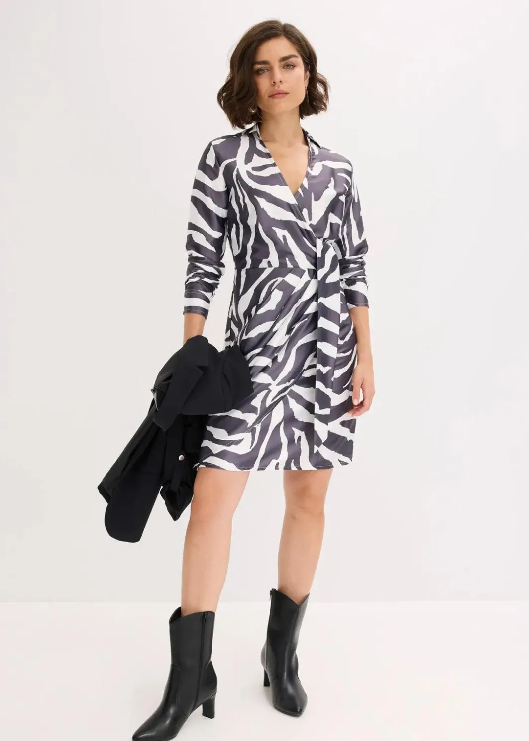 Best Wickelkleid aus fließendem Satin Damen Bekleidung·Pullover & Strickjacken|Kleider